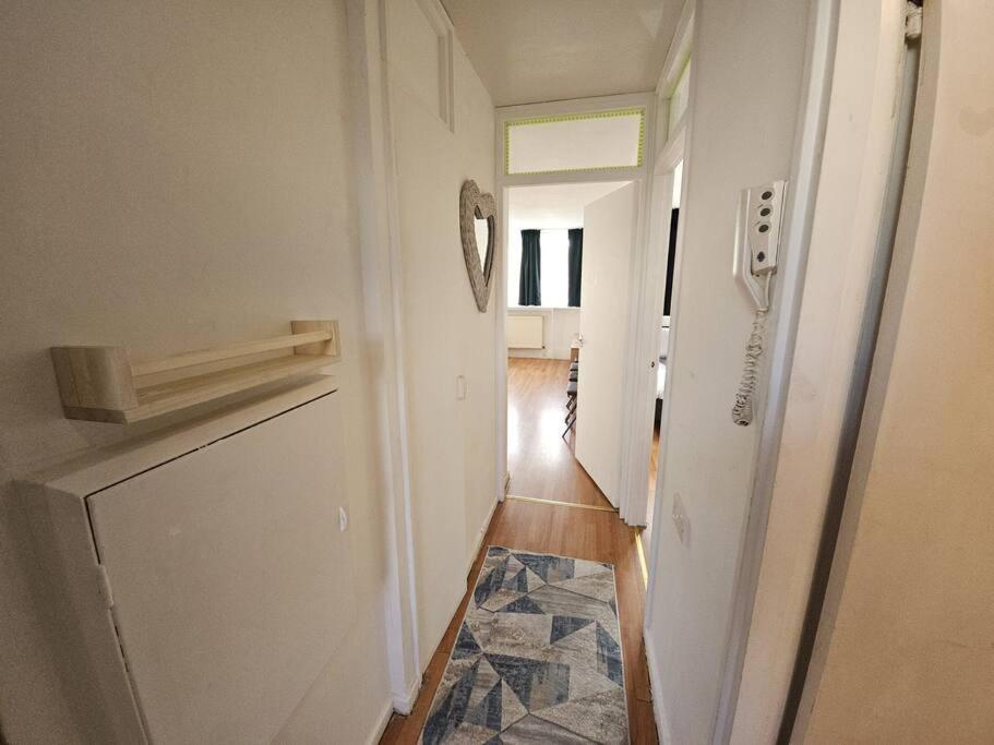 City Residence Steps From Kings Cross Station! Лондон Екстер'єр фото