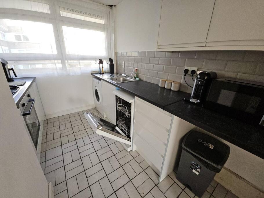 City Residence Steps From Kings Cross Station! Лондон Екстер'єр фото