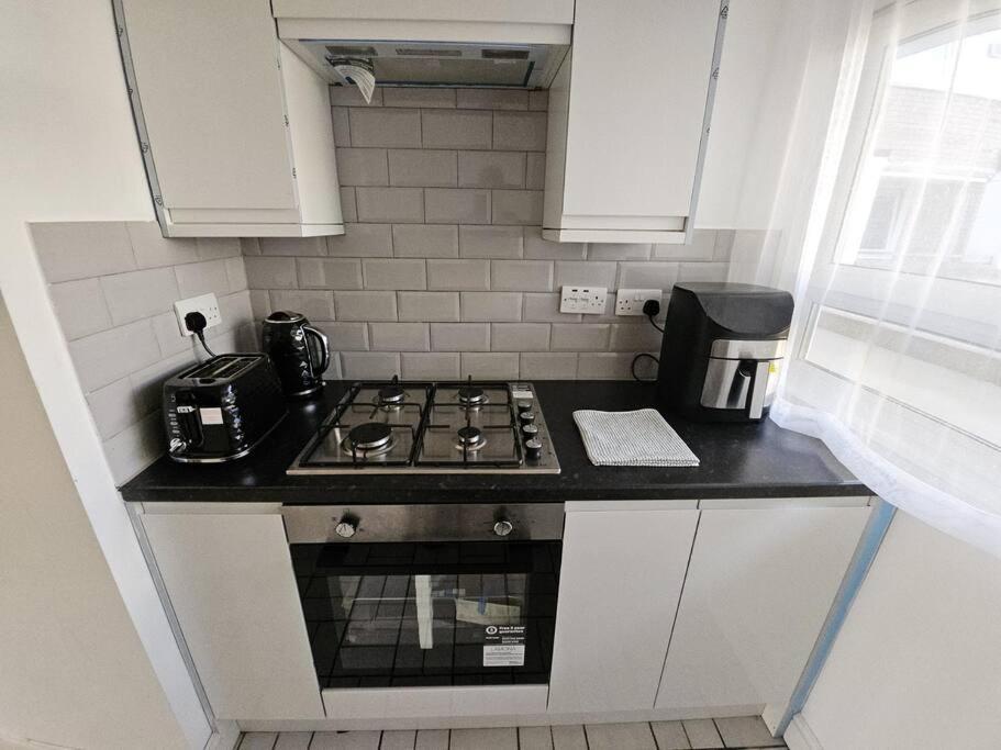 City Residence Steps From Kings Cross Station! Лондон Екстер'єр фото