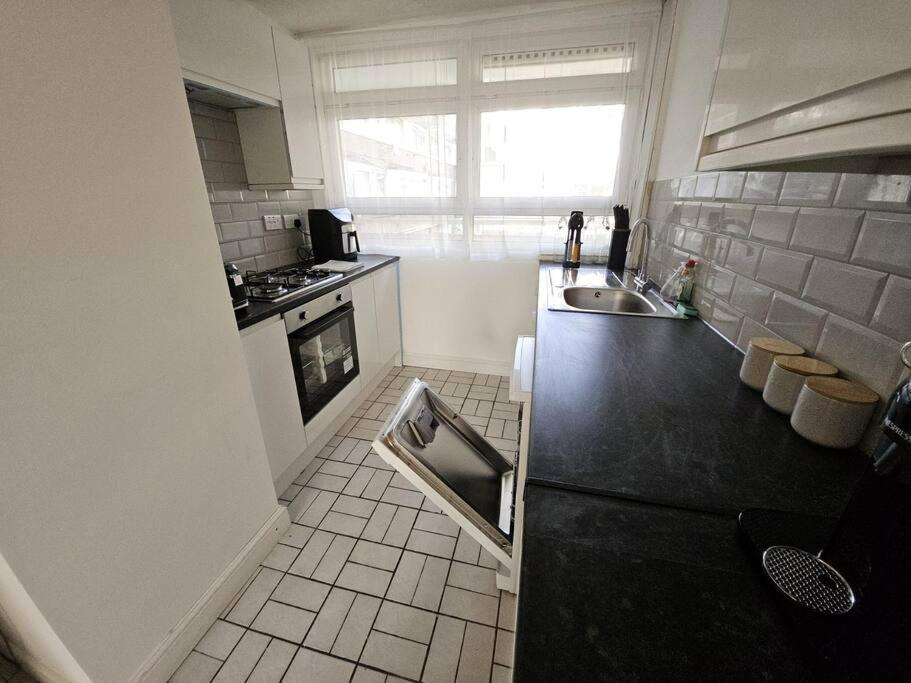 City Residence Steps From Kings Cross Station! Лондон Екстер'єр фото